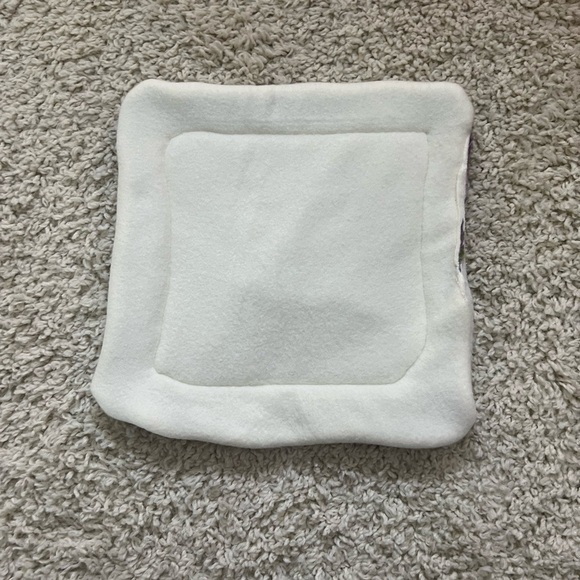 GUNIEA PIG PEE PAD REVERSIBLE HANDMADE BY MY DAUGHTER - Picture 7 of 8